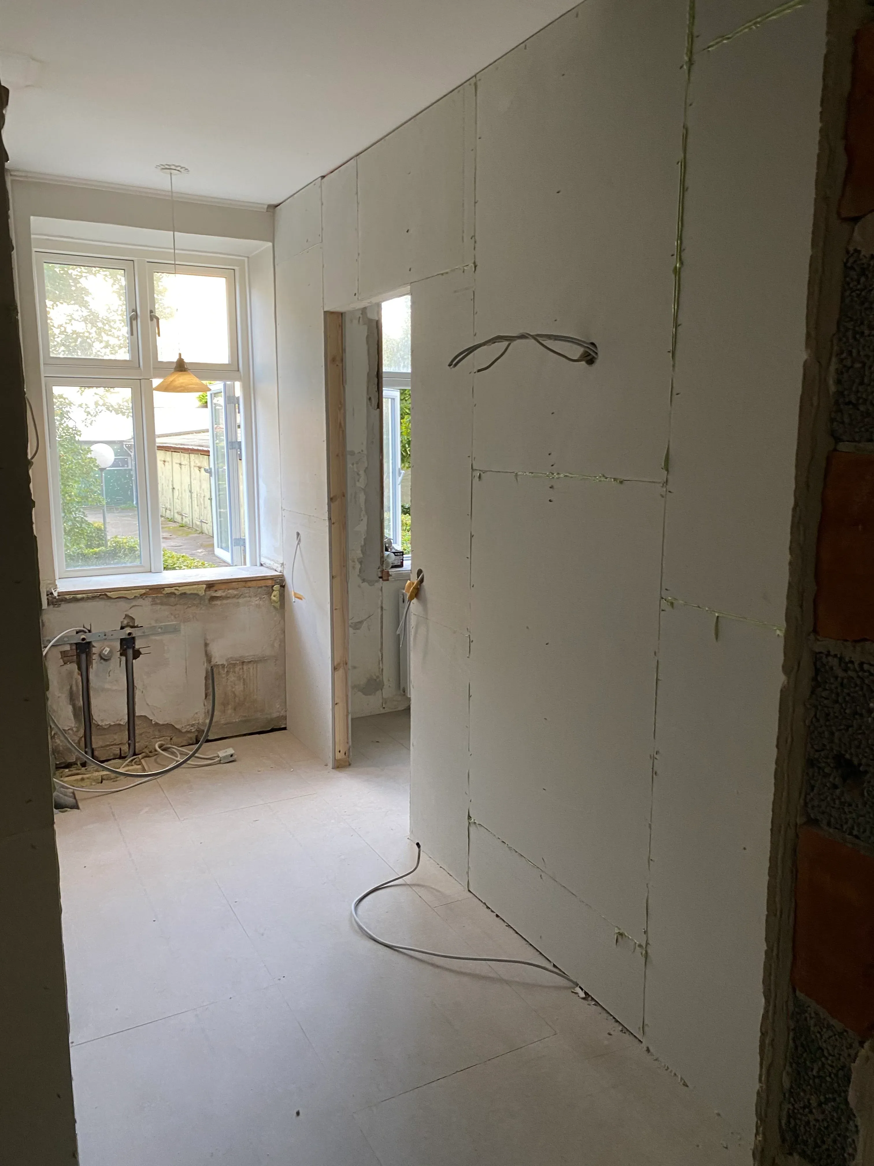Køkken undervejs i renovering, Ågade — Yderskov Arkitekter